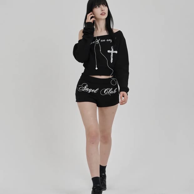 일리오 Black Angel sweat shorts