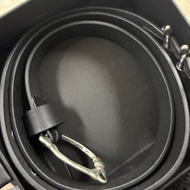 혜인서 23ss 레더 벨트 미시착 새제품 판매