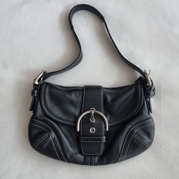 빈티지 코치 블랙 소호 버클 숄더백