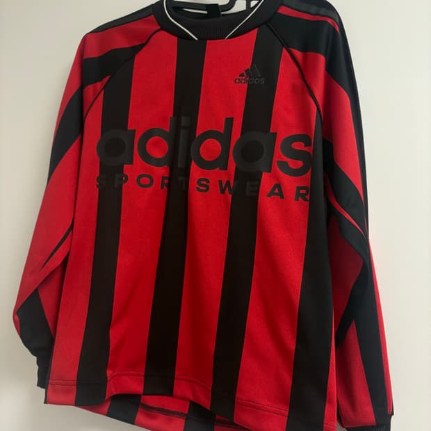 아디다스 스포츠웨어 긴팔티셔츠