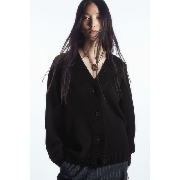 코스 COS 오버사이즈 울 브이넥 가디건