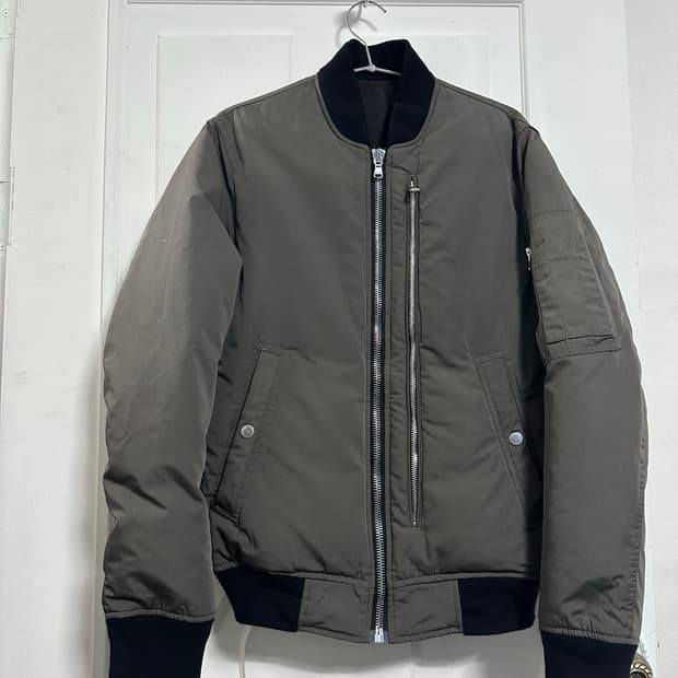 타임옴므 MA-1 구스다운