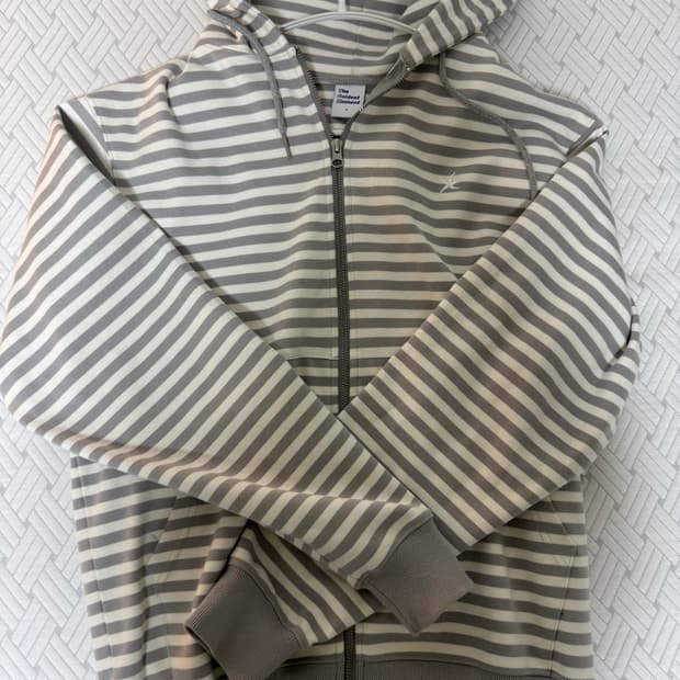 더콜디스트모먼트 후드집업