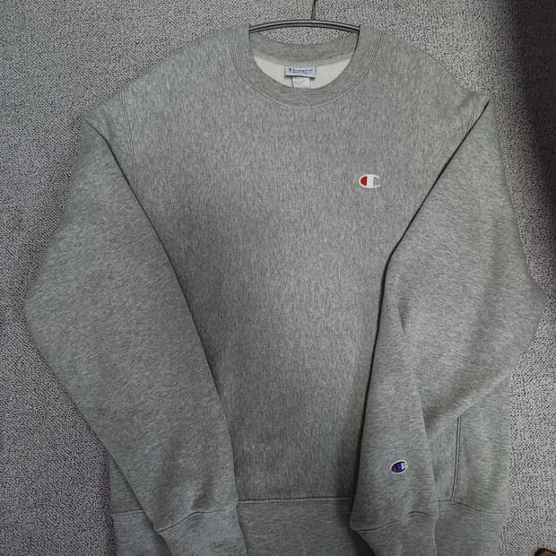 챔피온 리버스위브 블루택 맨투맨 xl 사이즈 팝니다.