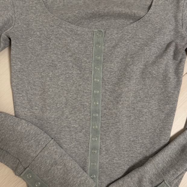 글로니 골지 크롭 탑