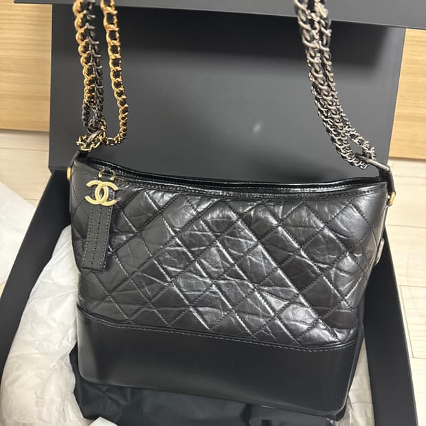 샤넬 가브리엘 호보 뉴미듐