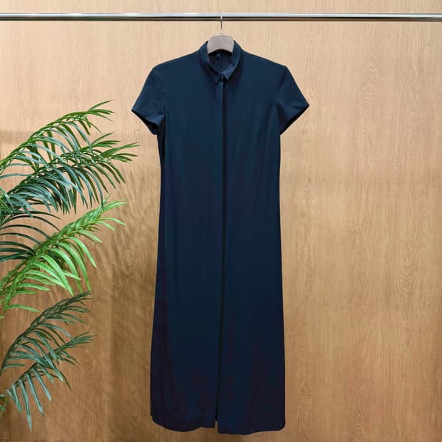 버버리 런던 클래식 셔츠 롱 원피스 히든 버튼 캡 소매 디테일 딥 네이비