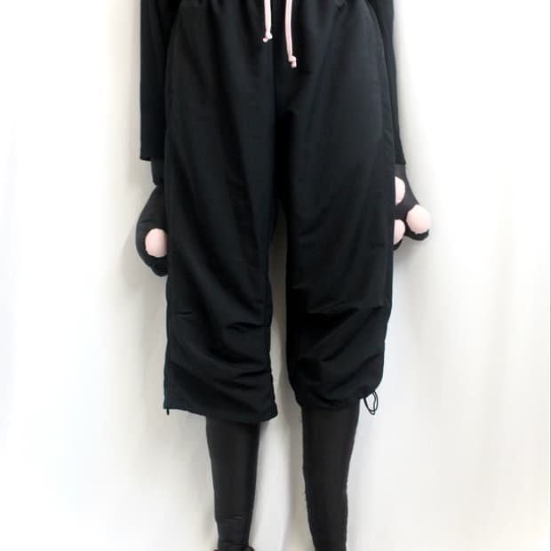 Sporty string capri pants