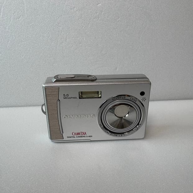 풀박스)올림푸스 카메디아 X-600 실버색상 디카