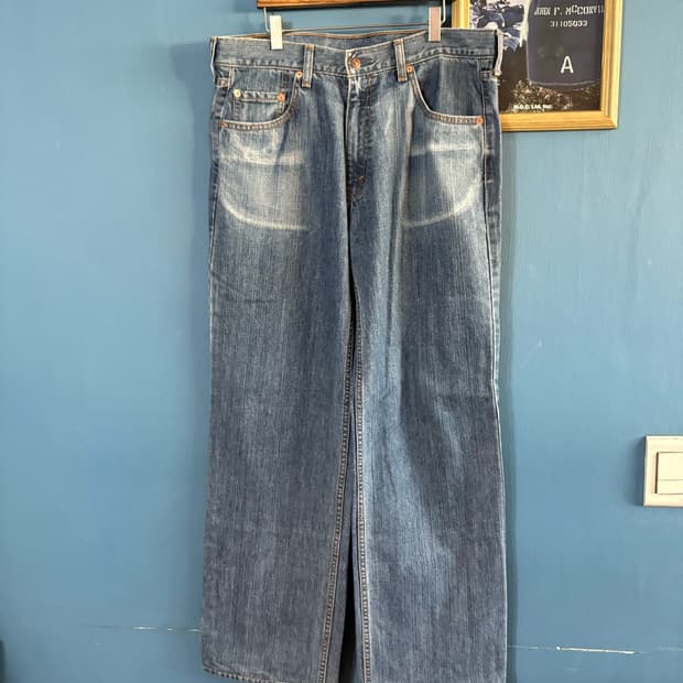 00‘s Levis 221 Orange tab Denim pant.