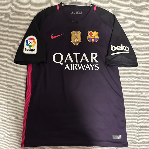 L) 16-17 바르셀로나 어웨이 이니에스타