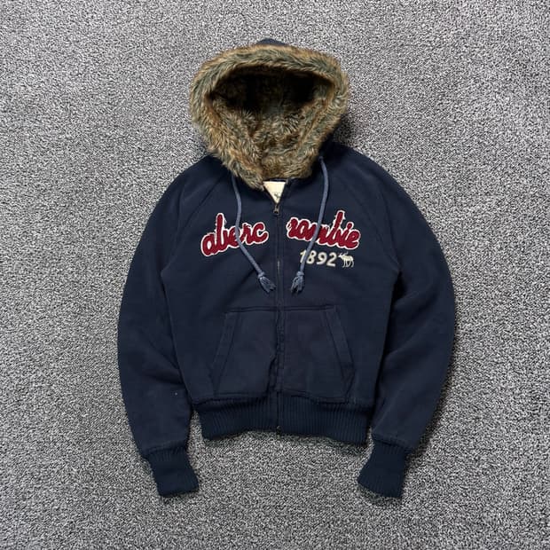 Name : 아베크롬비 스펠아웃로고 후드,안감 퍼 크롭 울프죠 :)