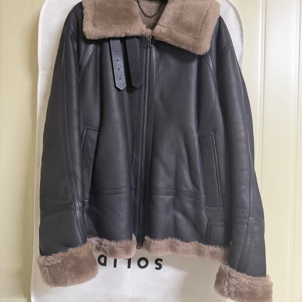 솔리드 옴므 무스탕 52 상태 최상