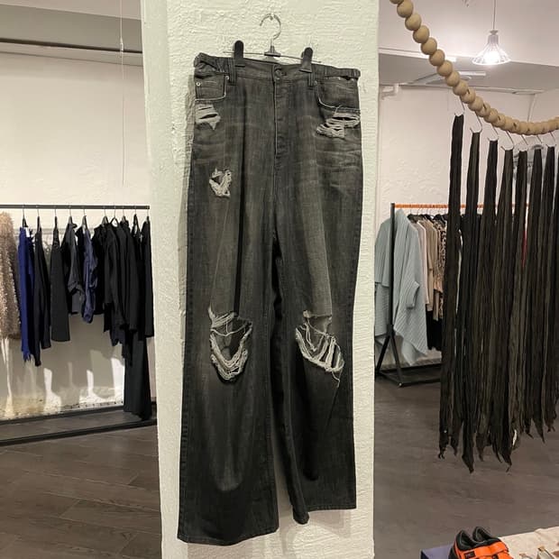 발렌시아가 23aw 디스트로이드 라지배기진 흑청