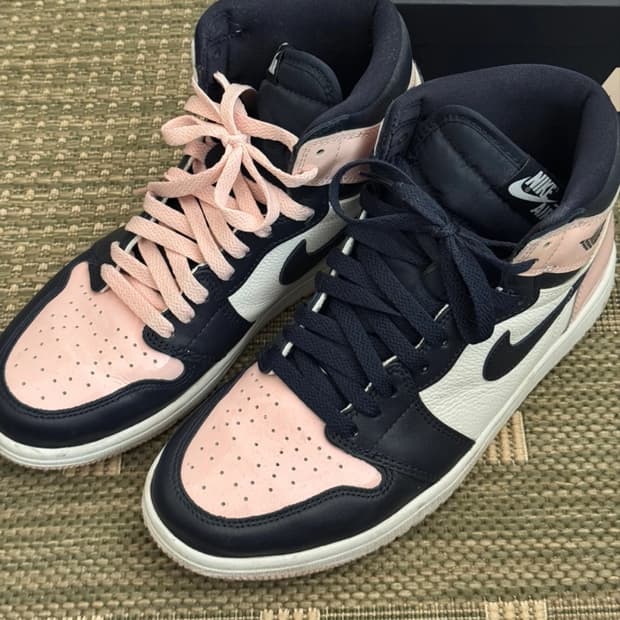 나이키 조던 1 레트로 하이 OG 애트모스피어 버블검 255