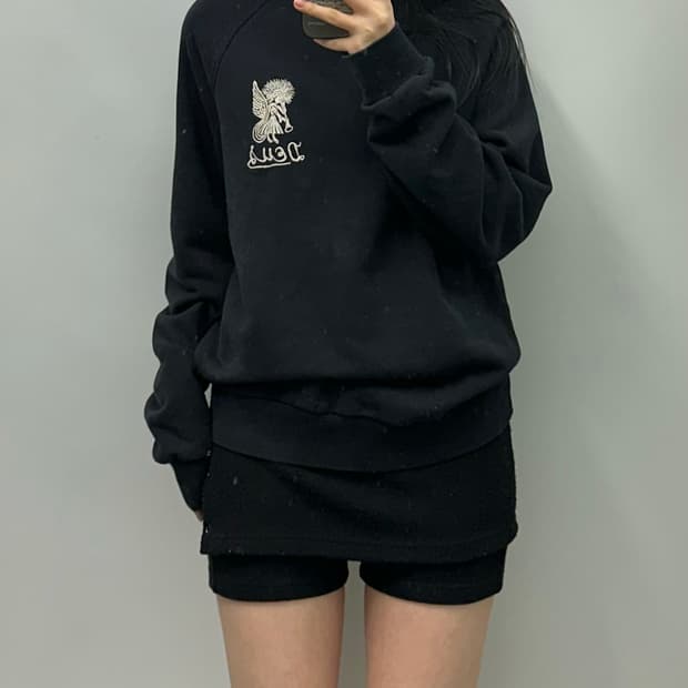 데우스 데빌 빅로고 블랙 맨투맨