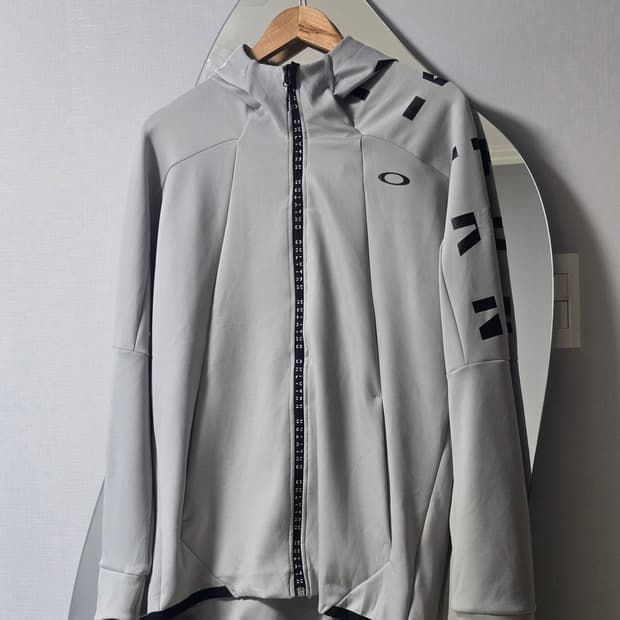 오클리 재팬 후드집업 자켓 100사이즈