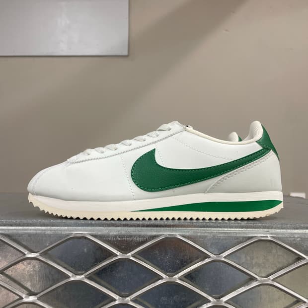 나이키 코르테즈 세일 퍼 그린 250