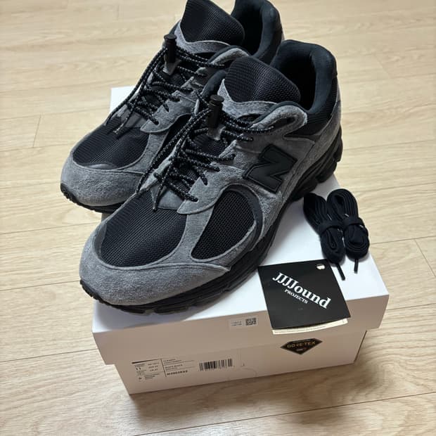 뉴발란스 x JJJJound 2002R 고어텍스 챠콜 290