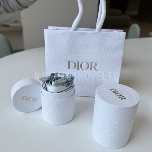 깜짝세일(새상품)정품 디올 방도 스카프