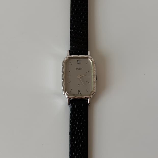 1980s Rope Bezel Square Ladies Quartz