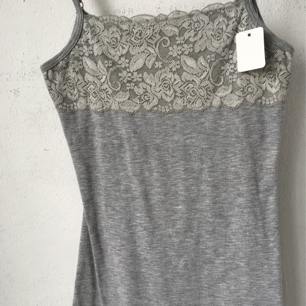 Lace point sleeveless