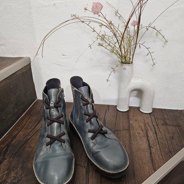 Charles&Keith 청록 레더 레이스업 숏부츠