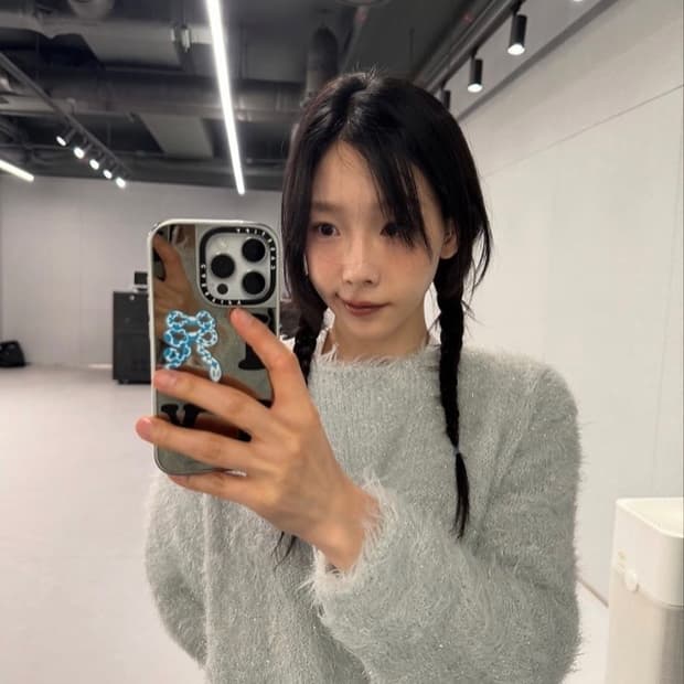 (새상품) 오버듀플레어 니트