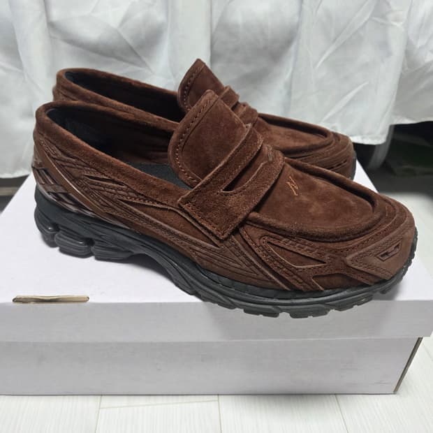 뉴발란스 1906 리치오크 265