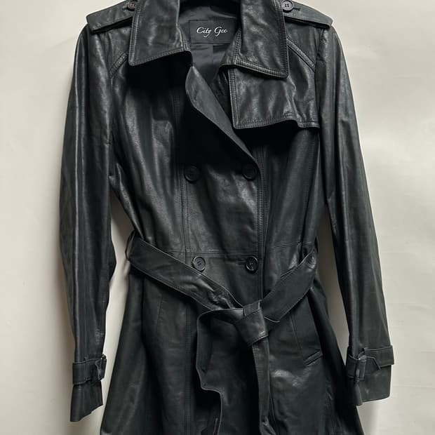 City Gee 블랙 가죽 트렌치 코트 66