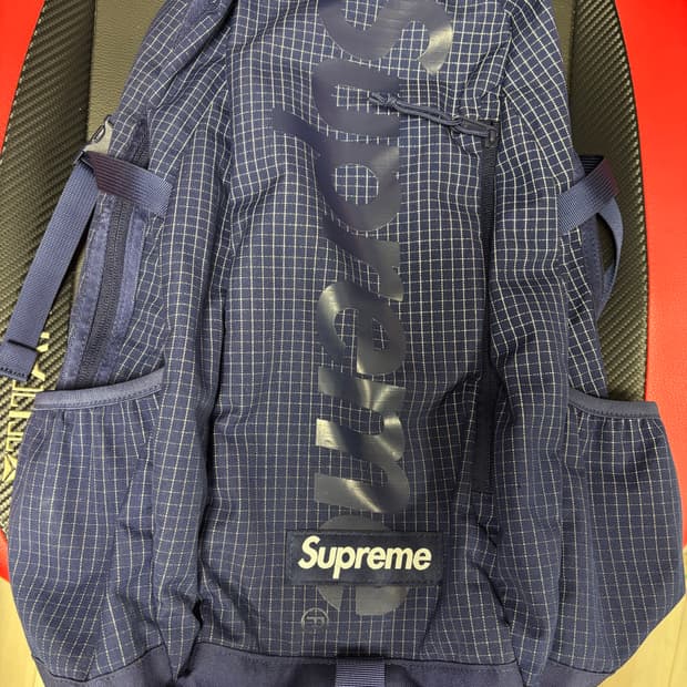 슈프림 백팩