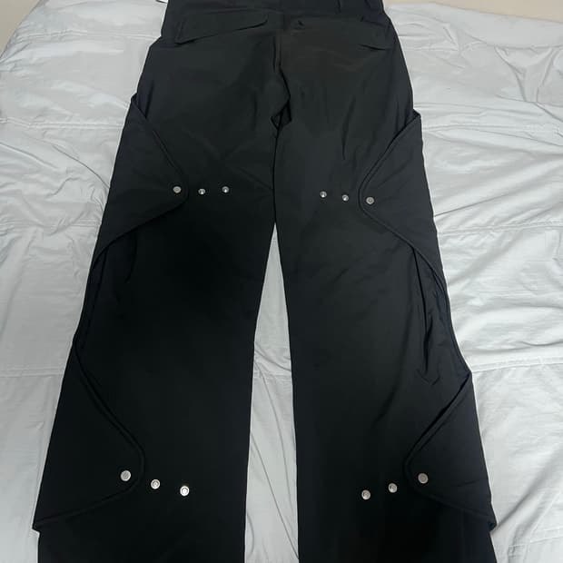 (48) 엘리엇 에밀 콩코더스 퍼프 카고 팬츠 블랙