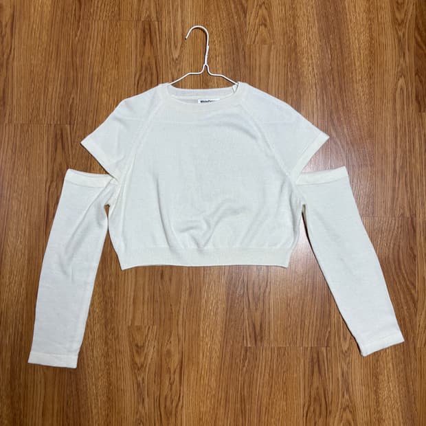 아이보리 크롭 니트 (새상품)