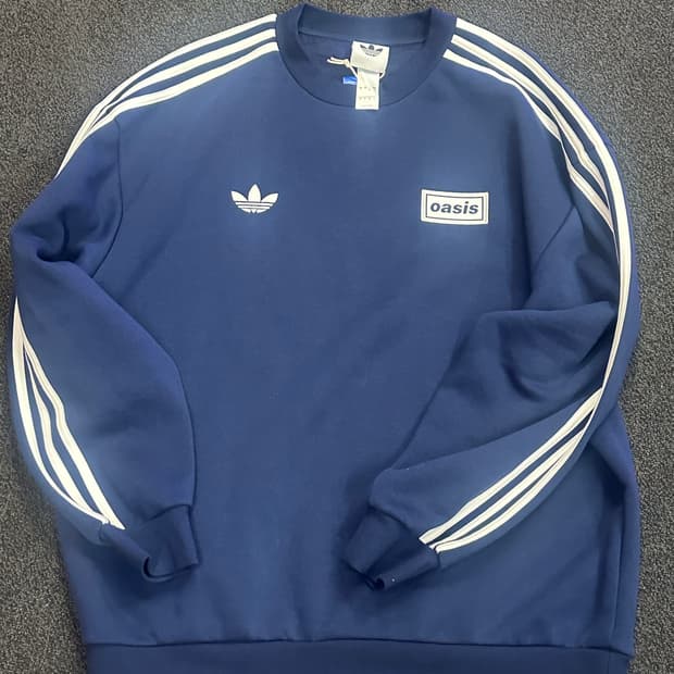 (L)아디다스 오아시스 맨투맨 네이비 싸게 팔아요
