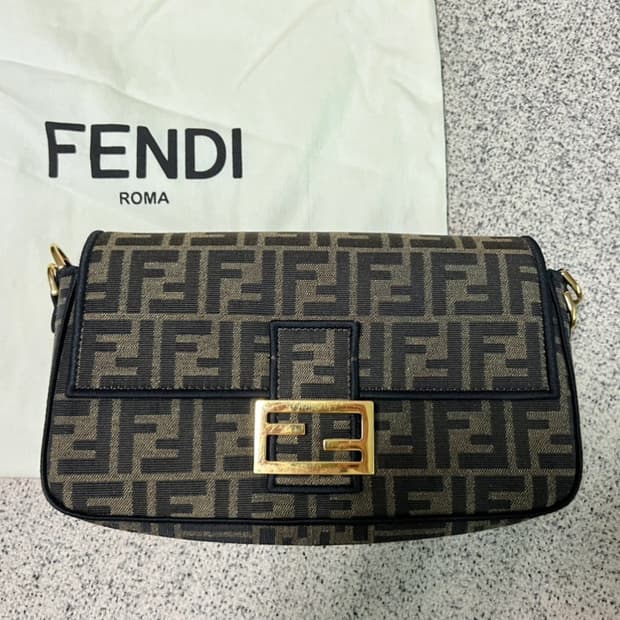 펜디 바게트백 FF로고