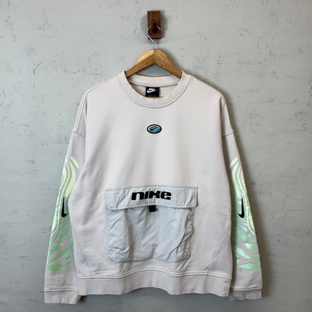 나이키 포켓 크루탑 오버핏 맨투맨