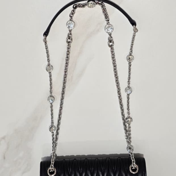 미우미우 마테라쎄 숄더백