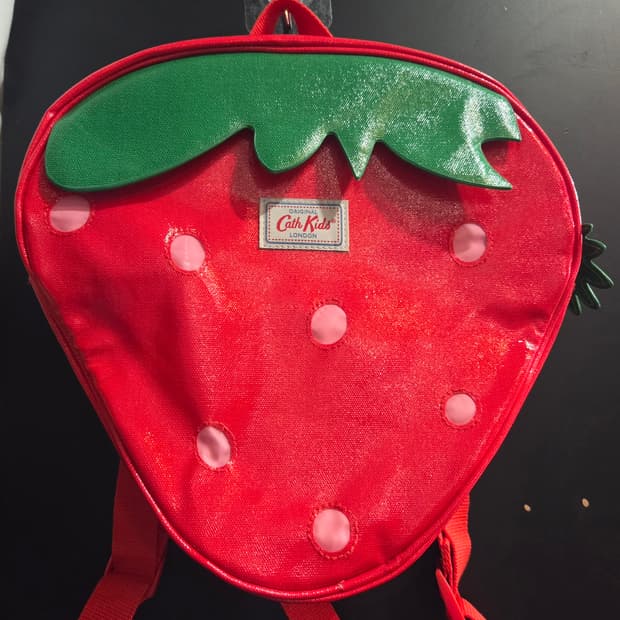 캐스키드슨 키즈 딸기 백팩