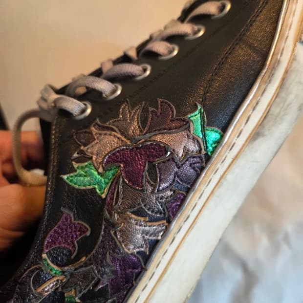 [로베르토 카발리를 사랑하세요] Flower Leather Sneaker