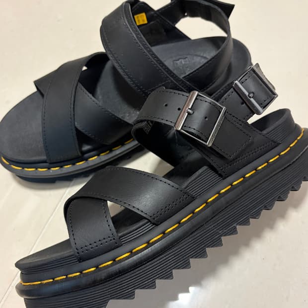 닥터마틴 보스 240 블랙