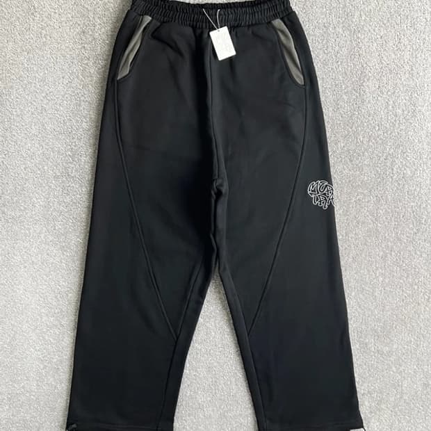mertra black joggers