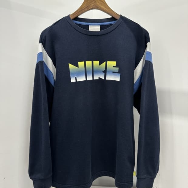 NIKE (M)
