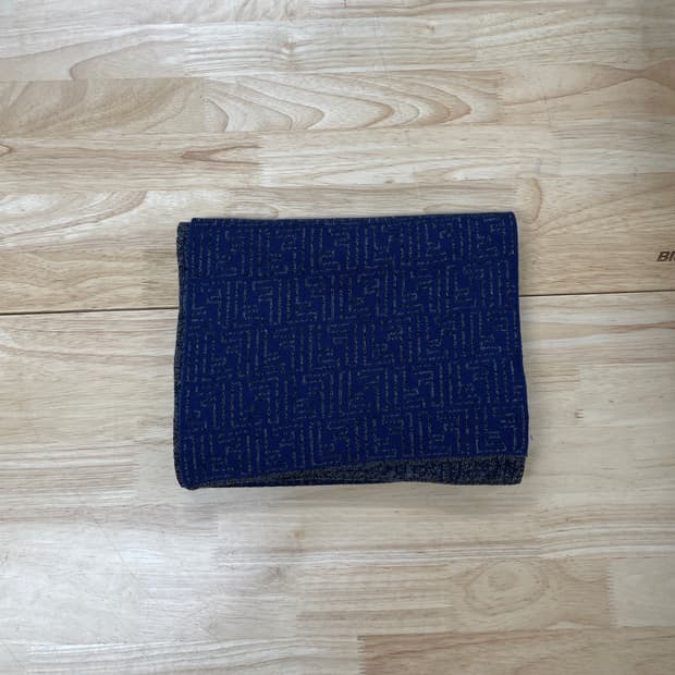 펜디 머플러 네이비