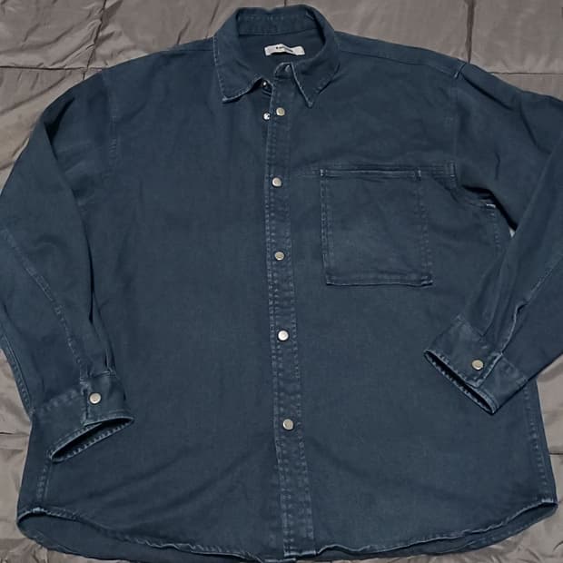 에잇세컨즈 두꺼운남방 105 가슴63 기장79