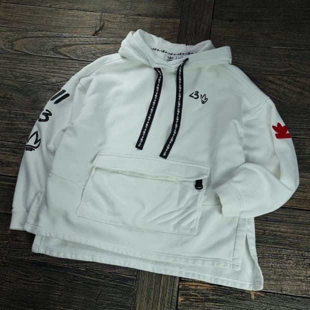 [아디다스] 멀티 그래픽 오버사이즈 후드티 M18573