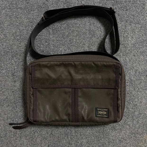 포터 브라운 나일론 숄더백