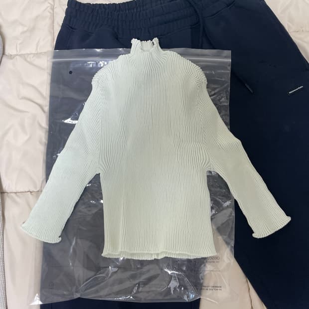 Milhojas top Ribbed mock-neck top