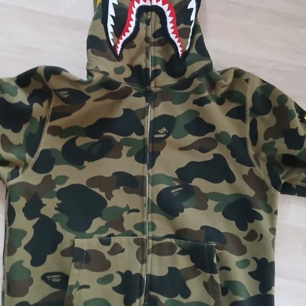 베이프 후드집업 카모 s사이즈(새상품급)