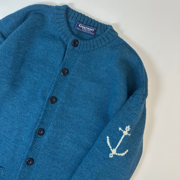 건지울른슨 울 가디건