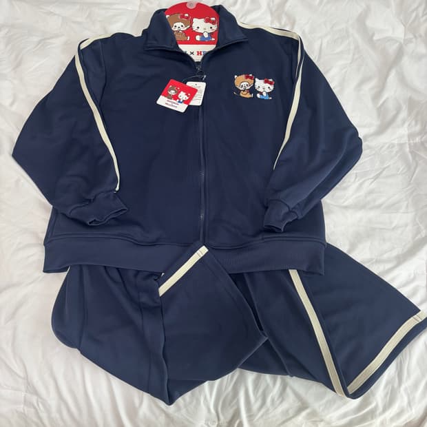 네이비 몬치치 헬로키티 트레이닝 집업 바지 세트